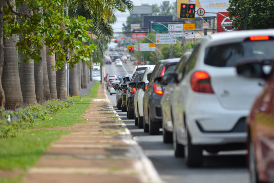 Dirigir com velocidade acima do permitido é a infração mais cometida em Goiânia em 2022