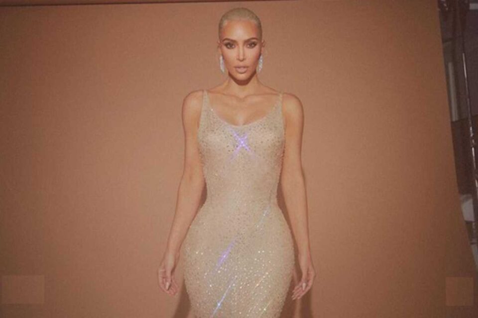 Kim Kardashian com vestido de Marilyn Monroe foi 'um grande erro', diz estilista