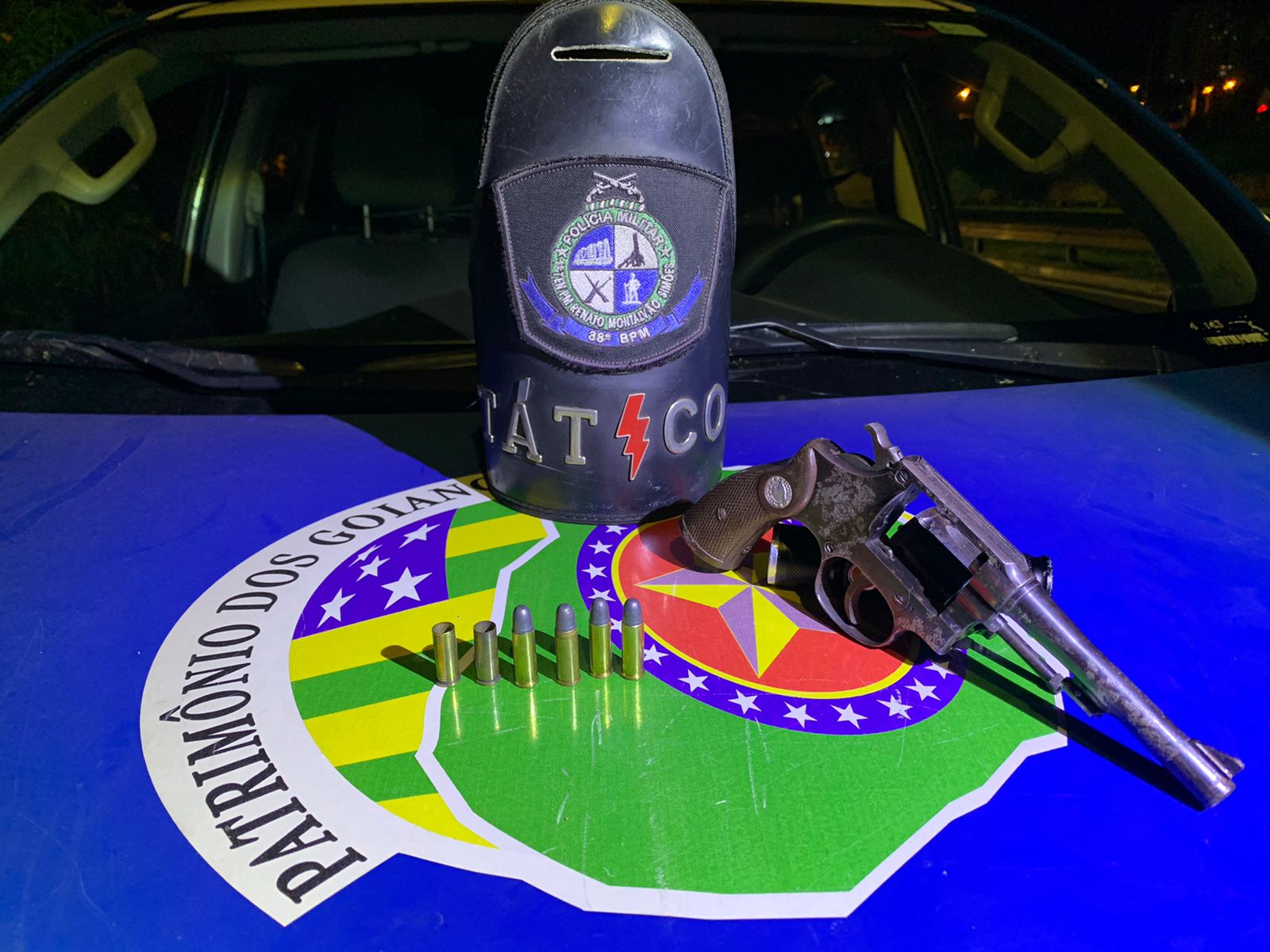 "Venezuelano" teria disparado revolver contra PMs