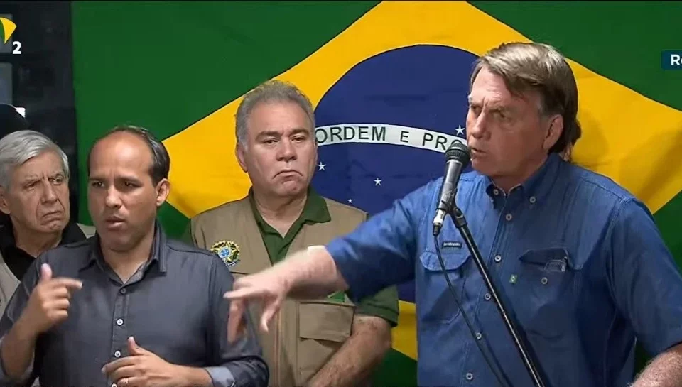 "A Justiça vai decidir esse caso sem pressão da mídia", disse presidente. Bolsonaro diz que lamenta morte de dois PRFs e de Genivaldo