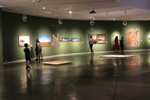 exposições no Centro Cultural Oscar Niemeyer ficam disponíveis até 29 de maio