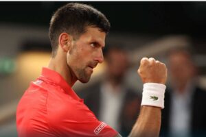 Djokovic comemora vitória em Roland Garros