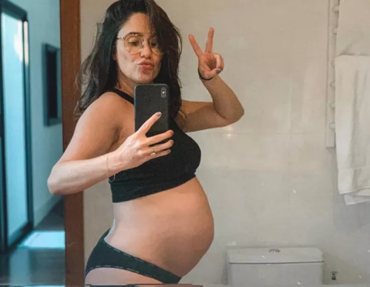 Fernanda Vasconcellos exibe barrigão na web e está grávida