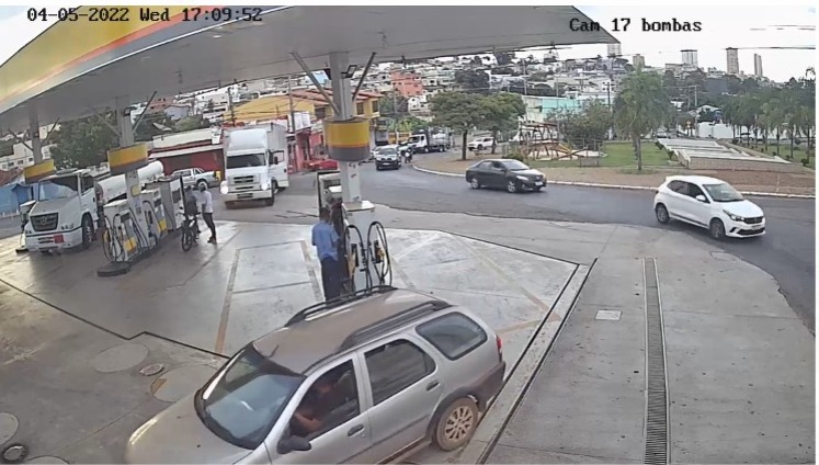 Funcionários do posto de combustível que foram ouvidos pela reportagem, revelaram que o momento foi de extrema tensão. (Foto : Captura )