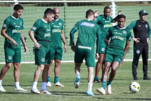 A defesa do Goiás deverá ser recomposta no duelo contra o Atlético-GO