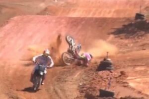 Um piloto, de 32 anos, morreu após acidente na 4ª Etapa do Motocross Estadual, feito na cidade de Juara, a 690 km de Cuiabá, em Mato Grosso. (Foto: reprodução)