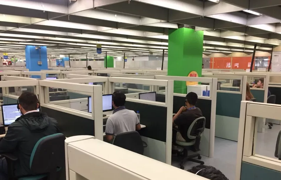 Empresa de telefonia oferece 500 vagas para call center, em Goiânia