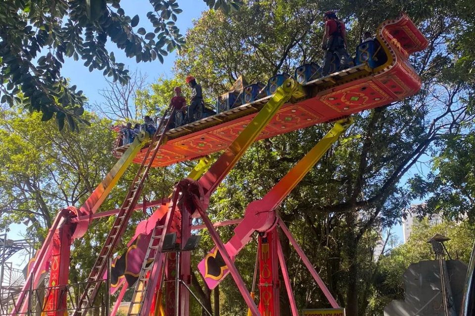 Crianças ficam presas em parque de diversões de São Paulo