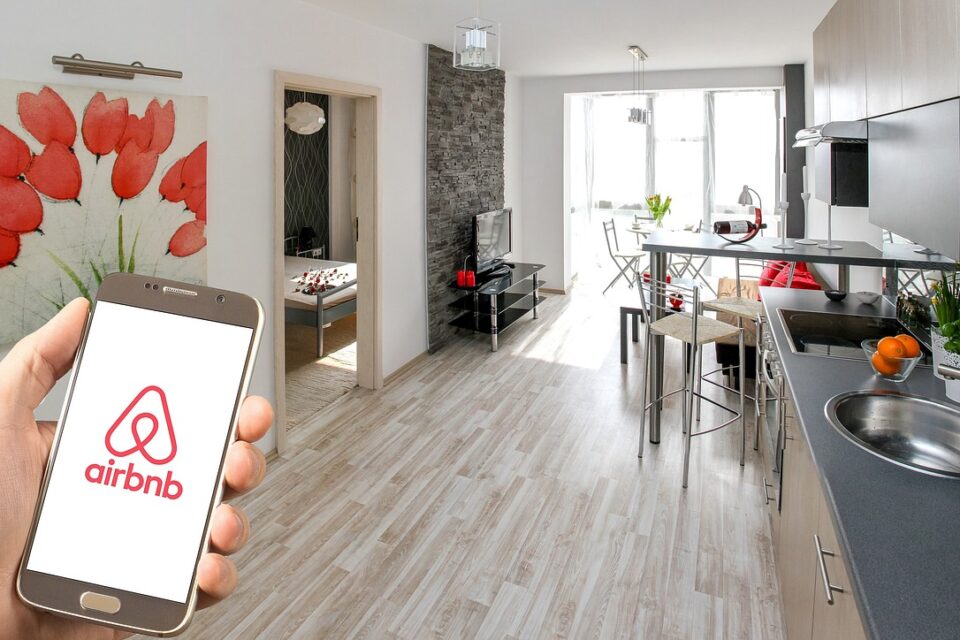 Airbnb proíbe festas em todas as propriedades da plataforma (Foto: Pixabay)
