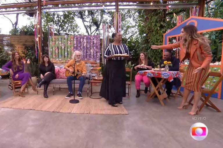 'Errei', diz apresentadora da Globo que pediu para convidada negra servir cocada ao público