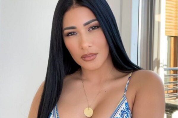 Simaria posta foto nua e apaga logo depois; veja a imagem Clique íntimo viralizou entre os fãs da sertaneja simaria sem roupa