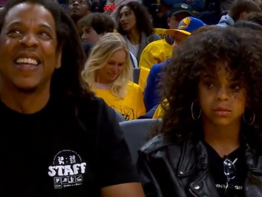 Blue Ivy, filha de Beyoncé e Jay-Z, aparece em jogo da NBA e rouba cena
