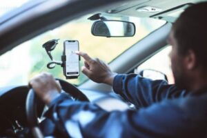 Criminosos sequestram e colocam motorista de app dentro do porta-malas do veículo em Anápolis (GO)