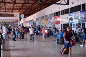 ANTT e outras autoridades fiscalizam empresas na rodoviária de Goiânia