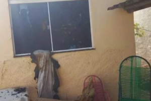Criança de 4 anos brinca com isqueiro e incendeia a própria casa em Minas Gerais