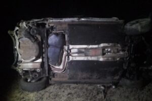 Carro capota em GO-437 em Anápolis. (Foto: Divugação BM)