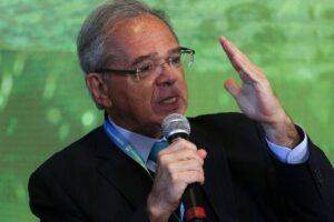 Guedes 'enterra' reajuste e diz que governo 'não conseguiu dar aumento' a servidores (Foto: Agência Brasil)