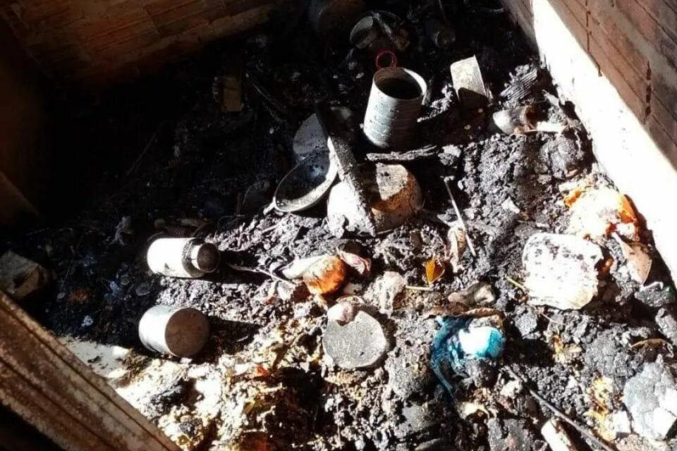 Família pede ajuda para reconstruir cozinha e sala incendiada após curto-circuito em Jataí (GO) 