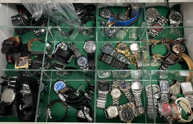 Policiais são suspeitos receber propina para liberar dono de loja de relógios investigado em São Paulo