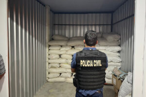 Carga de 4 toneladas de agrotóxicos ilegais é apreendida em Goiânia