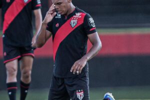 Gustavo Assunção, meia do Atlético Goianiense