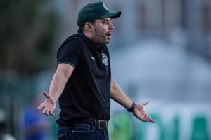 Treinador Jair Ventura no Goiás