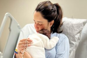 Fernanda Vasconcellos dá à luz e mostra quarto da maternidade