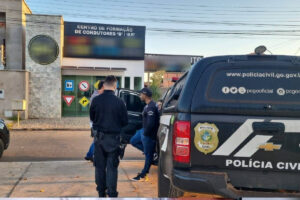 A Polícia Civil do Estado de Goiás está investigando pessoas suspeitas de fraudar exames médicos para a obtenção e renovação de Carteiras de habilitação (CNH). A ação policial está a cargo da Delegacia Estadual de Repressão a Crimes Contra a Administração Pública (DERCAP).