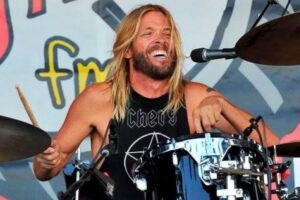Foo Fighters anuncia artistas convidados para o tributo a Taylor Hawkins: confira a lista