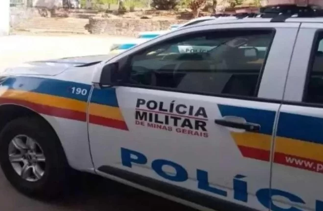 Menino de 11 anos liga para a polícia e pede comida: 'estamos com fome'