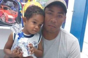 Homem morto por asfixia em viatura da PRF sonhava em fazer do filho um doutor (arquivo pessoal)Homem morto por asfixia em viatura da PRF sonhava em fazer do filho um doutor (arquivo pessoal)