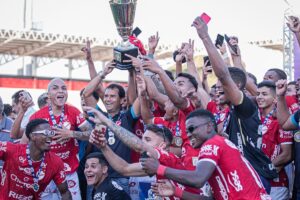Jogadores do Vila Nova comemoram título do Goianão Sub-20