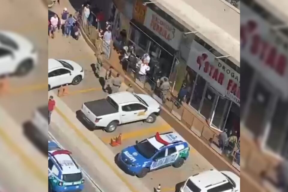 Um policial civil aposentado identificado como João Rosário Leão foi baleado na cabeça dentro de uma loja no Setor Bueno, em Goiânia. (Foto: reprodução/Leitor Mais Goiás)