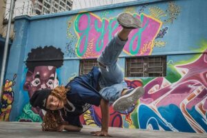 Projeto oferece 60 bolsas de estudo em Goiânia para jovens que dançam breaking