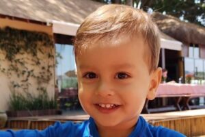 Morreu nesta quinta-feira (21) o menino Daniel Guimarães Câmara, de 3 anos, que lutava contra uma leucemia linfóide desde que tinha 1 ano. (Foto: reprodução)