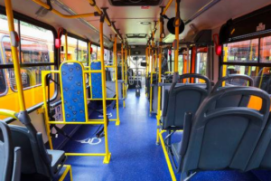 Ladrão 'cantor' faz arrastão em ônibus e rouba passageiros em Curitiba