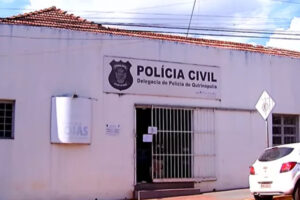A Polícia Militar (PM) prendeu um idoso de 75 anos suspeito de estuprar a própria cadela, na cidade de Quirinópolis, no Sudoeste de Goiás. Caso aconteceu na região Central da cidade, na noite do último sábado (2).