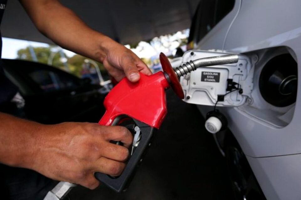 Em Goiás, etanol sobe e diesel cai, enquanto gasolina fica estável em março