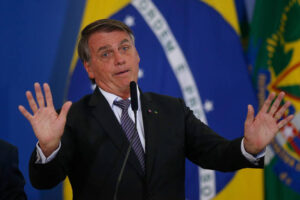 Presidente melhora avaliação entre mais pobres, mulheres, católicos e nordestinos. Governo Bolsonaro tem 45% de reprovação e 28% de aprovação