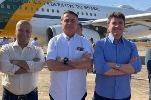 Bolsonaro chega para motociata em Goiânia