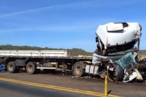 A Justiça decretou a prisão preventiva do caminhoneiro que dirigiu bêbado e provocou acidentes de trânsito com duas mortes em Cristalina. (Foto: Divulgação/GCM)