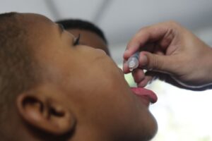 OMS: vacinação infantil tem a maior queda contínua dos últimos 30 anos