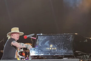 Guns N' Roses cancela show após Axl Rose perder a voz: 'Realmente lutando'