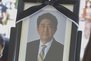 O que é a Seita Moon, que estaria ligada ao assassinato de ex-premier japonês Shinzo Abe (Foto: Reprodução)