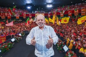 Lula lidera ranking de gastos, com uso de quase 60% do teto permitido para o 1º turno (Foto: Reprodução - Facebook)
