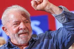 Ministra nega pedido de Lula para remover postagem em que Bolsonaro relaciona PT e PCC