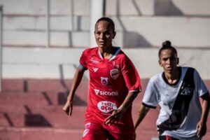 Samara em jogo pelo Vila Nova no Brasileiro Feminino