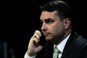 STF se prepara para julgar foro privilegiado de Flávio Bolsonaro nas 'rachadinhas'