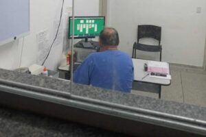 Médico é flagrado jogando paciência em hospital de São Paulo