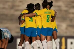 Seleção feminina goleia Argentina